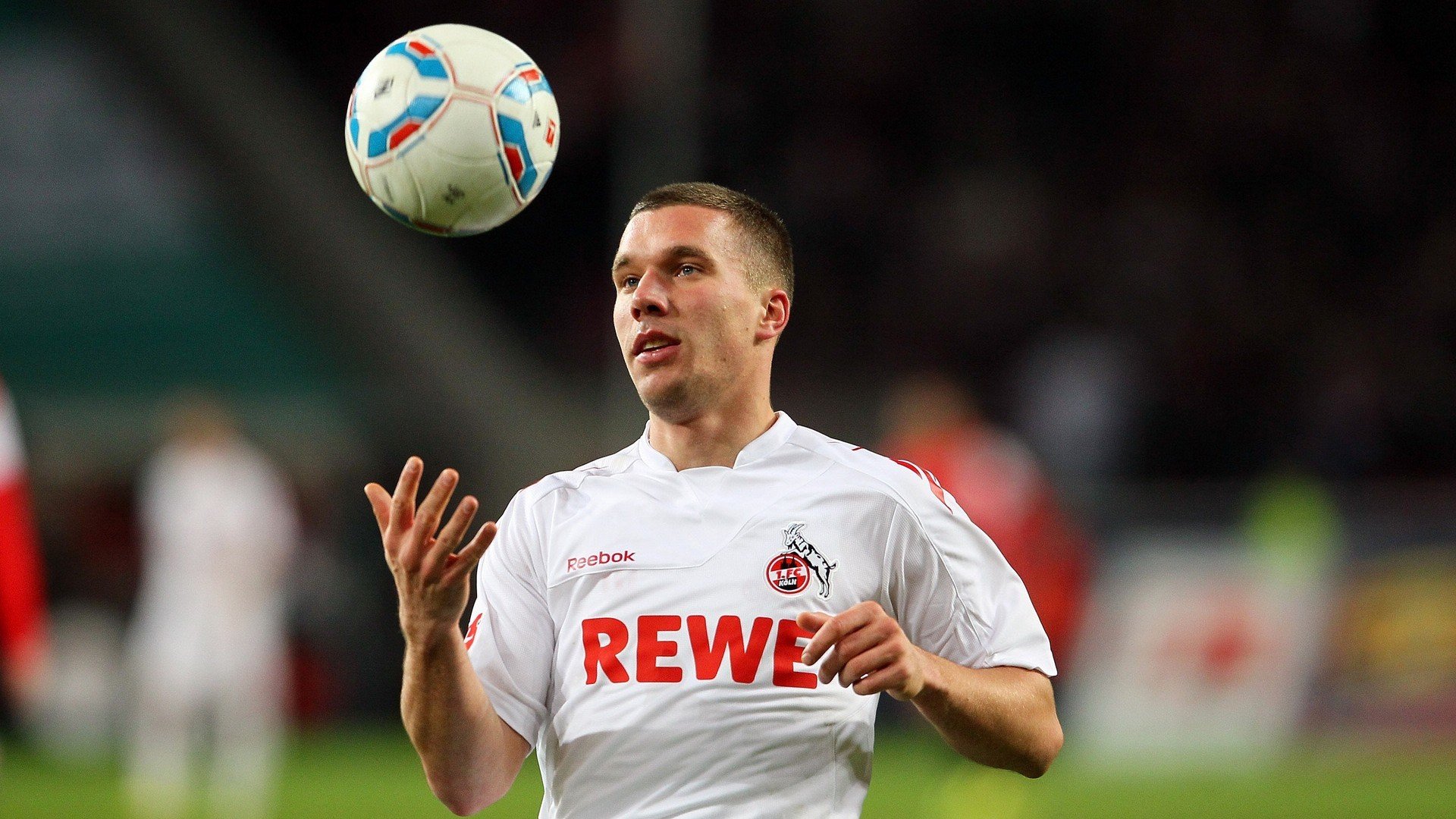 红牛之外，鏖战正酣，梅赛德斯与迈凯伦的银紫之争，难撼维斯塔潘王座